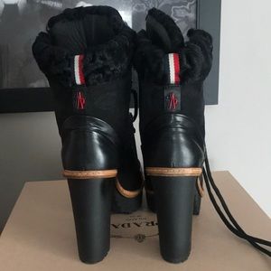 Moncler winter boots with fur finish